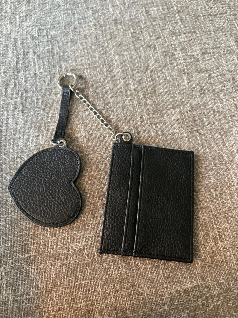 Target Black Heart Mirror Keychain Card Holder - Picture 2 of 5